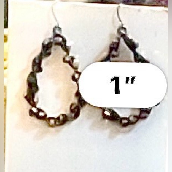 Earrings - Picture 7 of 8